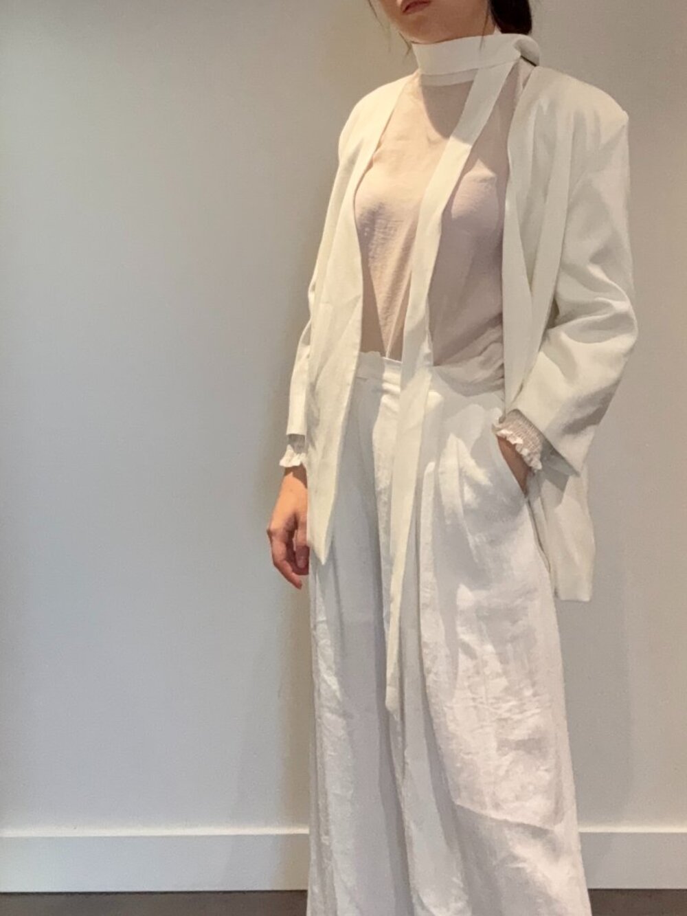 Minimalist White Blazer — Chic & Effortlessly Elegant